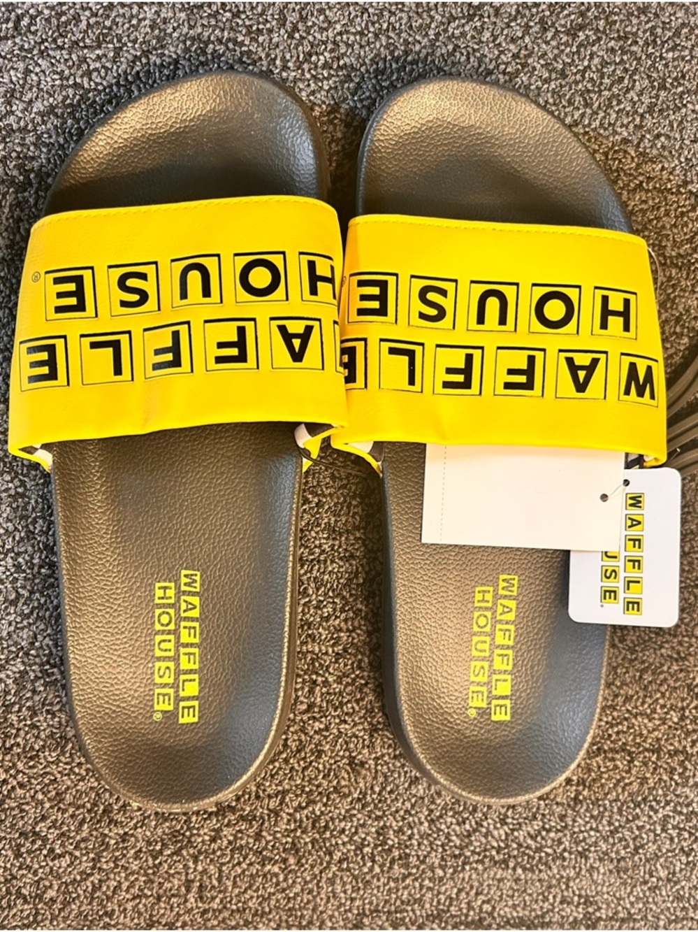 NWT Waffle House Men's Sport Slides Size 8 (Women's 10) RARE Novelty Yellow
